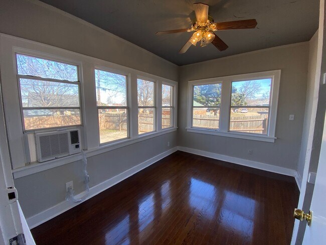 Building Photo - 3 Bedroom House Available in OKC