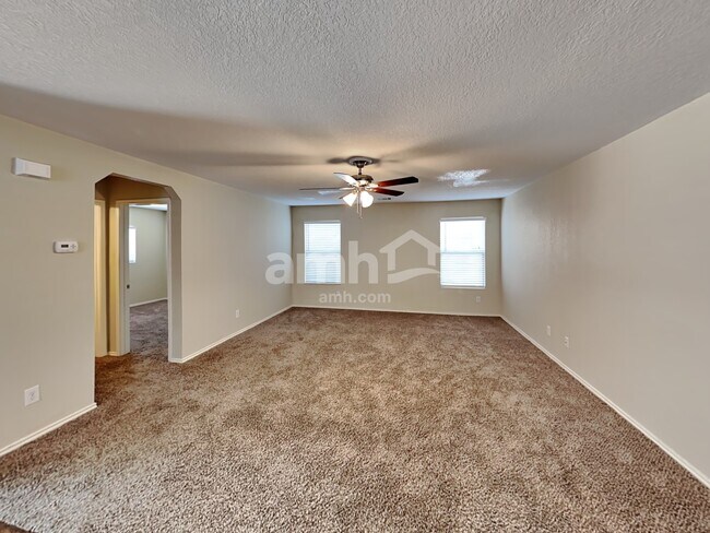 Building Photo - 3739 Hideaway Green