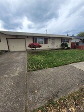 Building Photo - 660 S 40th St