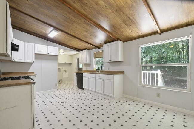 Building Photo - Temple GA - Paulding County - 3 bedrooms/2 baths $1350.00/month