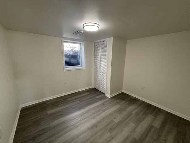 Foto del edificio - 354 Taney St