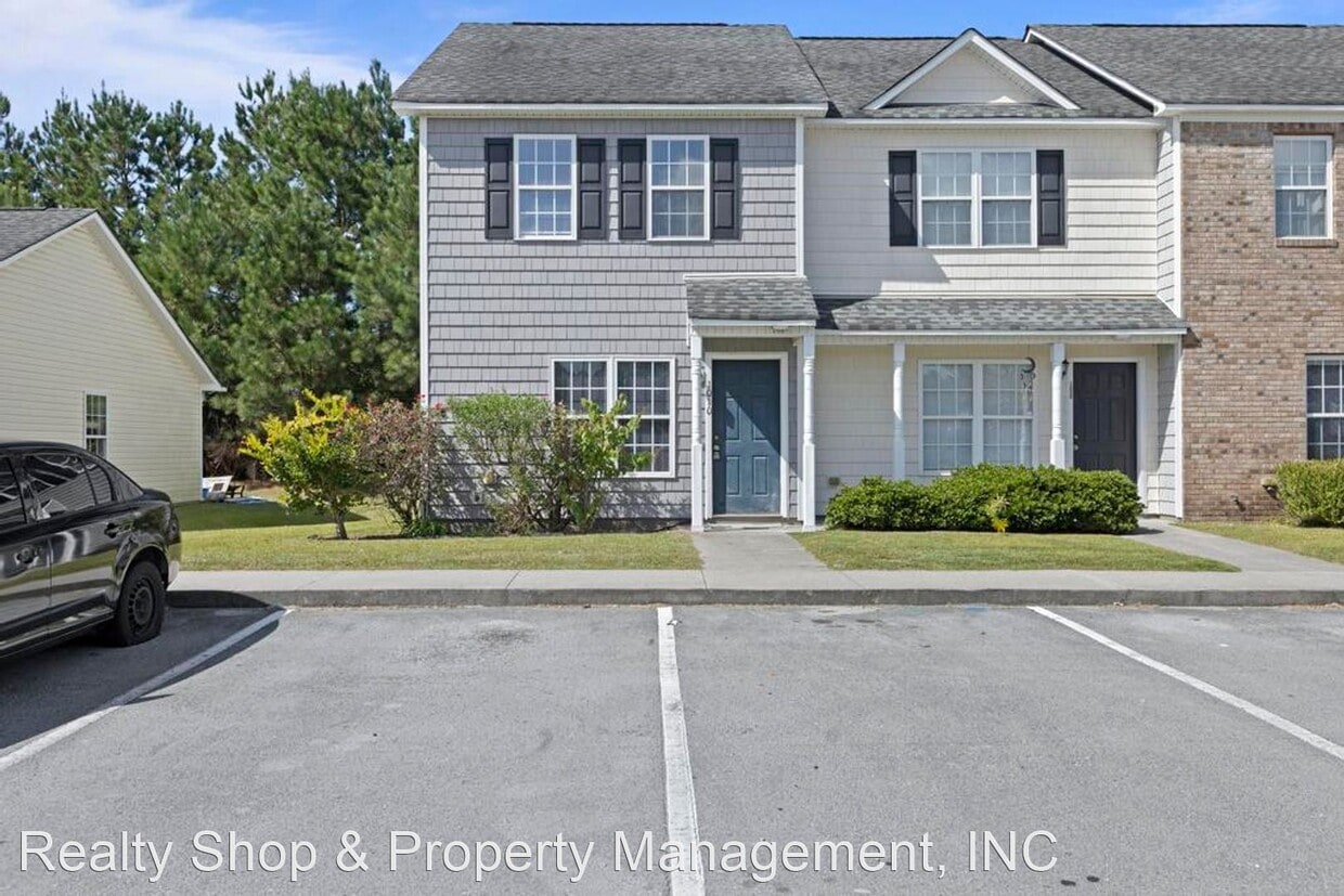 2 br, 1.5 bath House 1010 Springwood Drive House Rental in