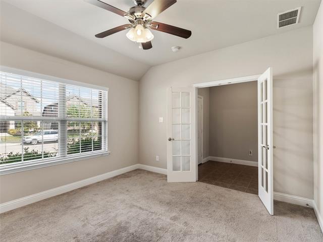 Building Photo - 728 Kinghaven Dr