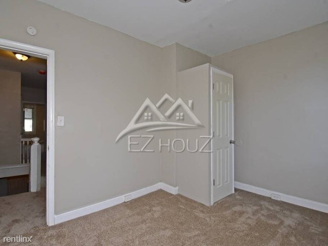 Building Photo - 3 br, 1.5 bath Apartment - 3131 Elmora Ave