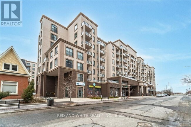 Photo du bâtiment - 2486 Old Bronte Rd