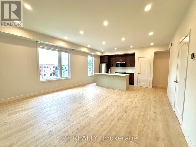Building Photo - 254-254 Garneau St