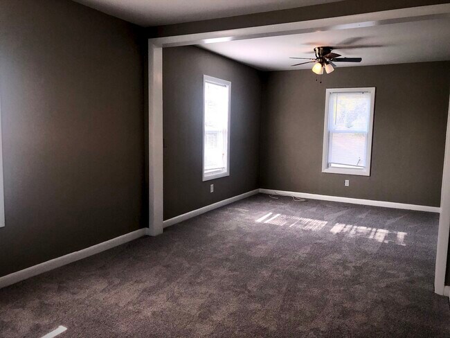 Building Photo - Pets Welcome! Spacious 2BR w/ Double Parlo...