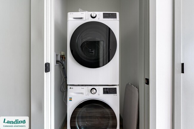 Foto del edificio - 39 Railroad Ave