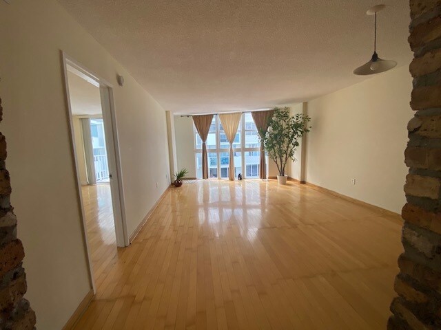 Foto del edificio - 1228 West Ave