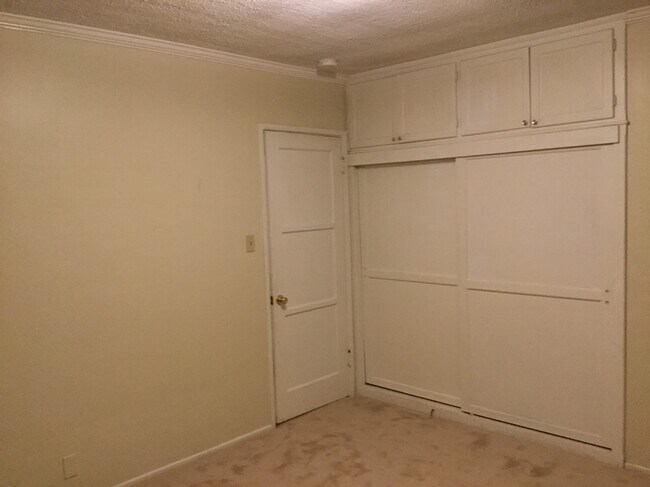 bedroom - 714 S Glenoaks Blvd