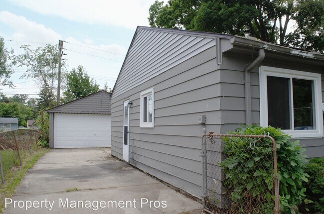 Foto del edificio - 3 br, 1 bath House - 32249 Palmer Rd.