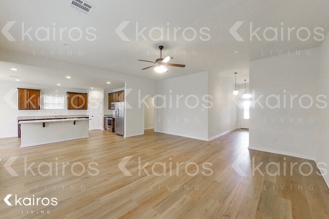 Building Photo - 1743 Park Place Dr