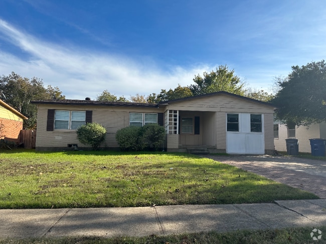 Building Photo - 10932 Dunaway Dr