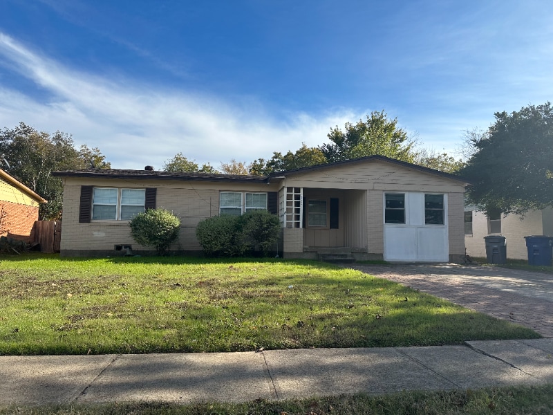 Primary Photo - 10932 Dunaway Dr