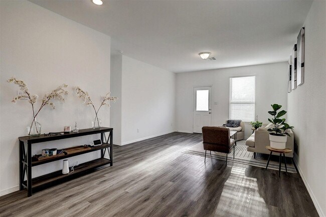 Building Photo - 21306 Nova Wy