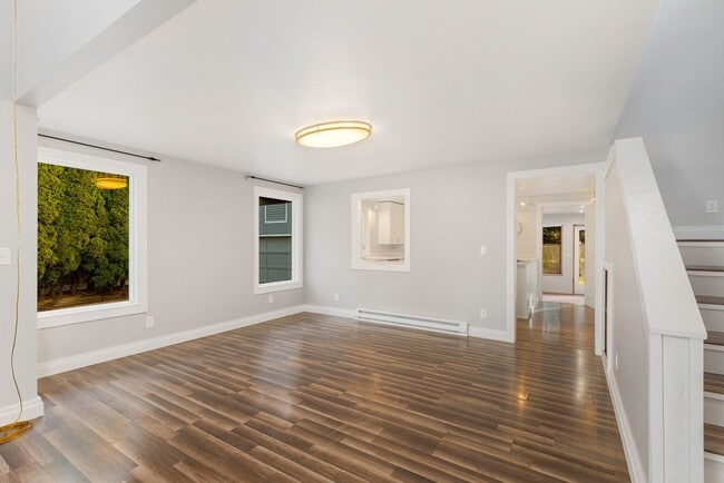 Building Photo - 8635 NE 124th St