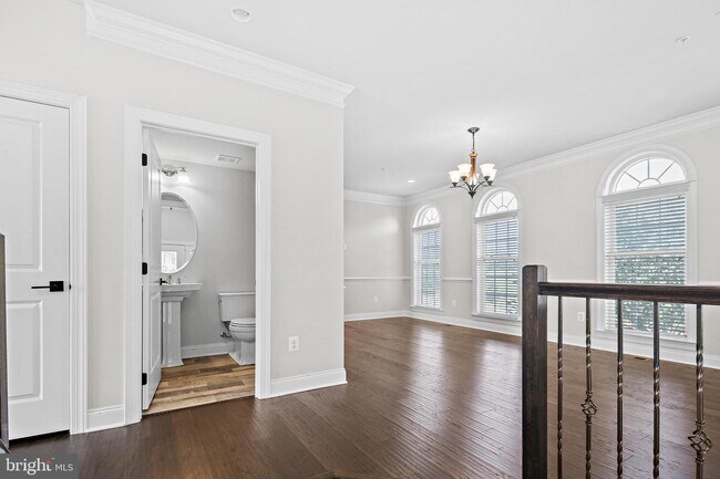 Foto del edificio - 2542 Cherry Tree Rd