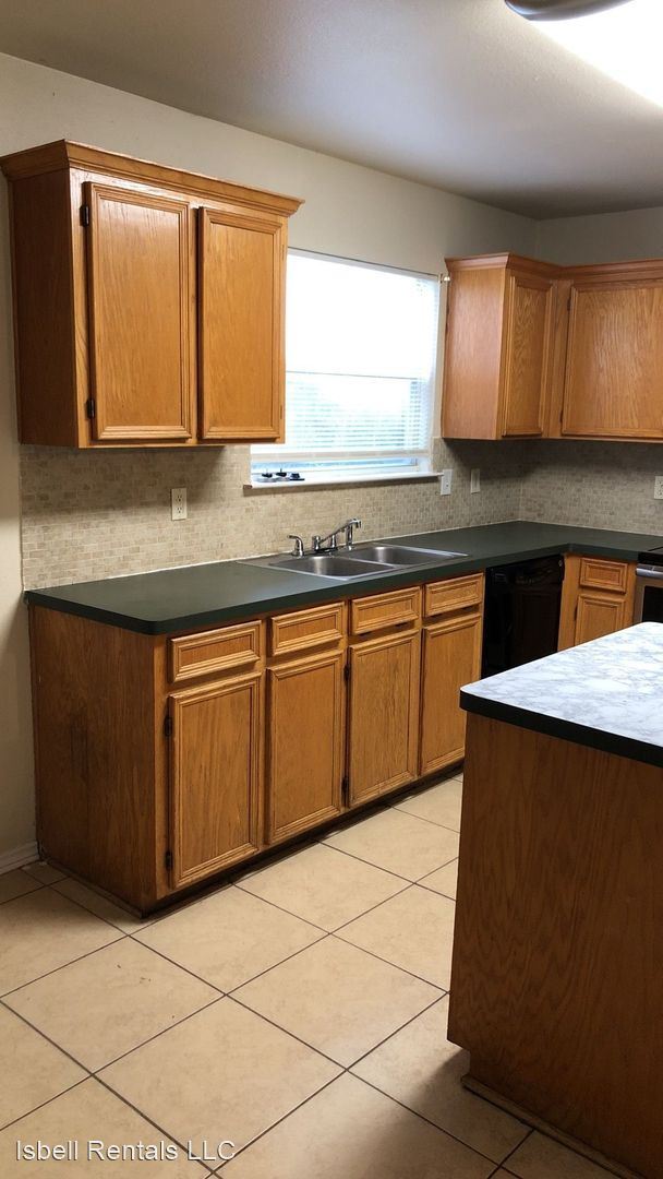 Foto del edificio - 4 br, 2.5 bath House - 2201 Dennis Street