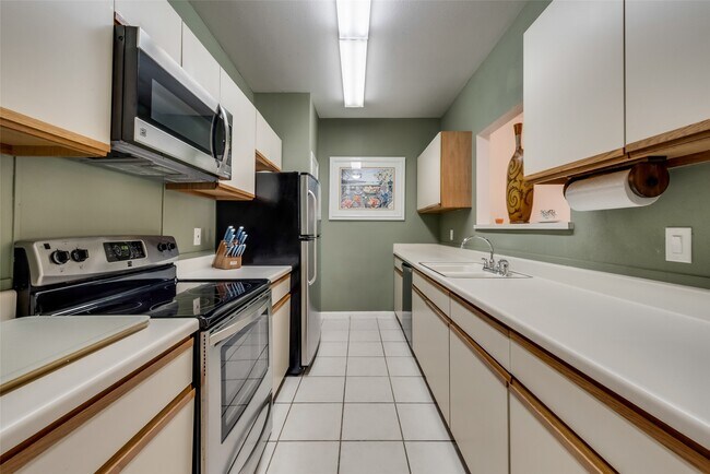 Foto del edificio - 3000 Holly Hall St