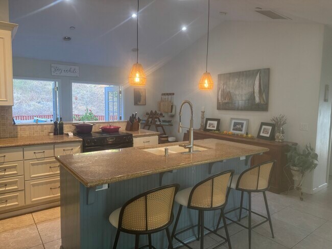 Foto del edificio - 234 Hames Rd