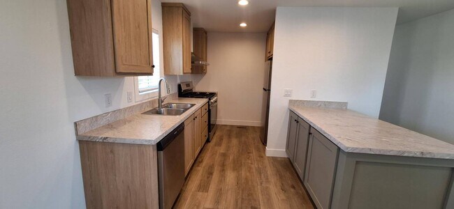 Foto del edificio - 4388 E Lake Mead Blvd