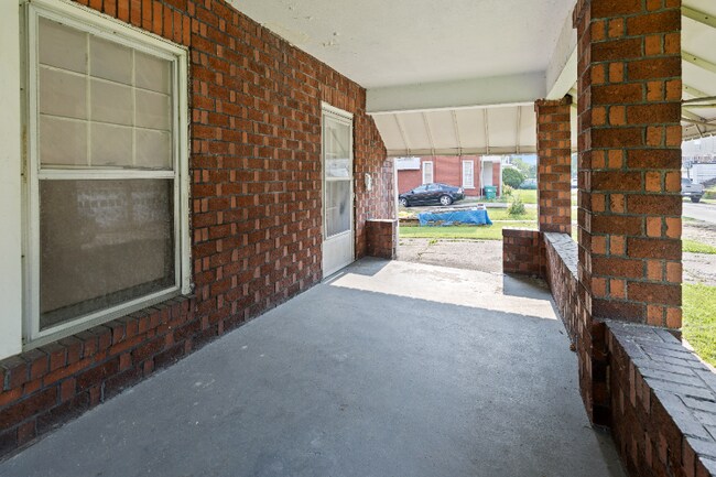 Building Photo - 510 Hornor Ave