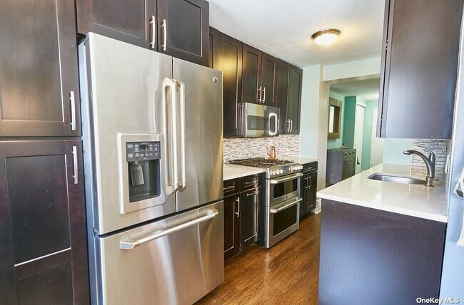 Foto del edificio - 118-17 Union Tpke Un