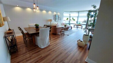 Building Photo - 3375 N Country Club Dr