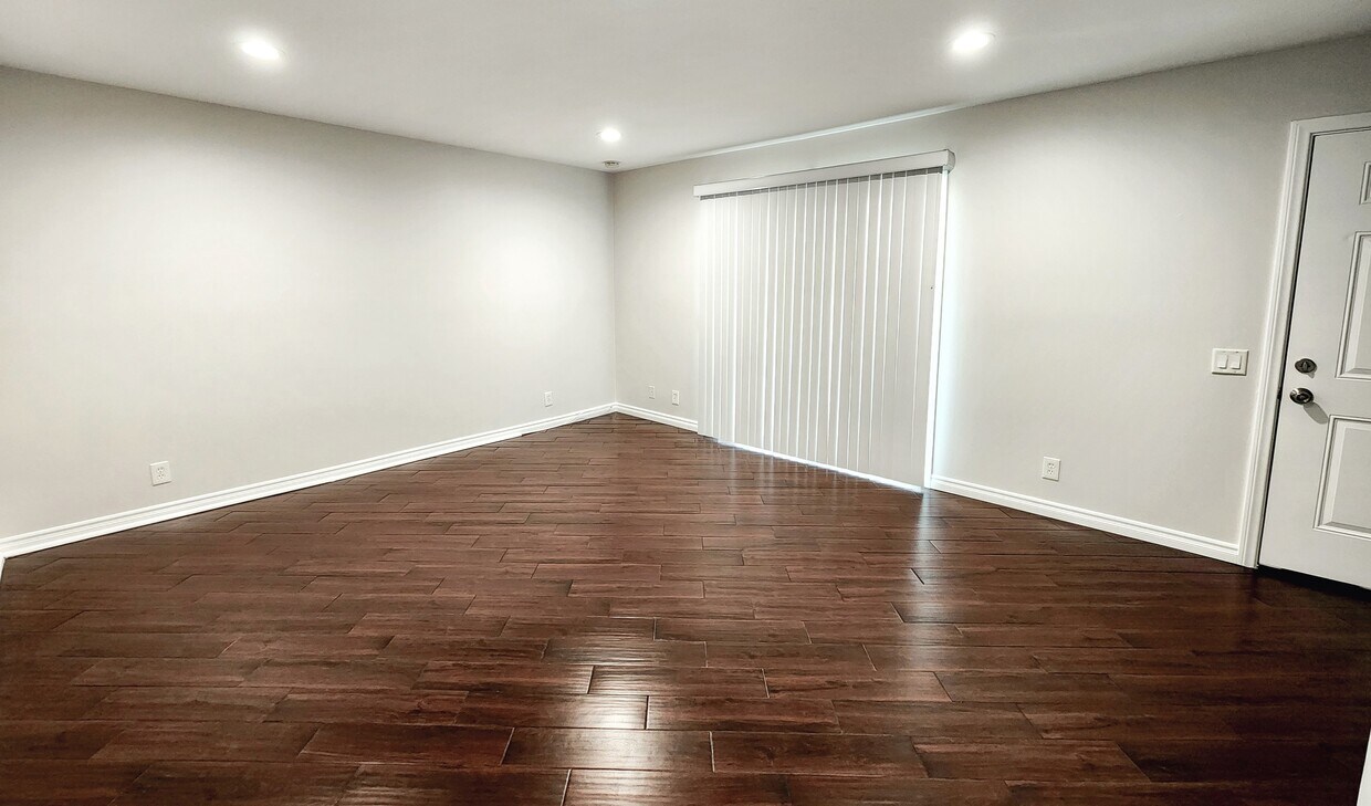 16841 Hoskins Ln Unit B, Huntington Beach, CA 92649 Apartments in