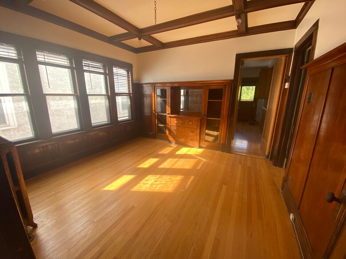 Primary Photo - 607 N Humphrey Ave