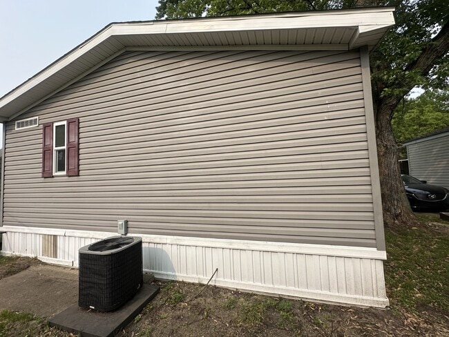 Building Photo - 76 E U.S. Hwy 6