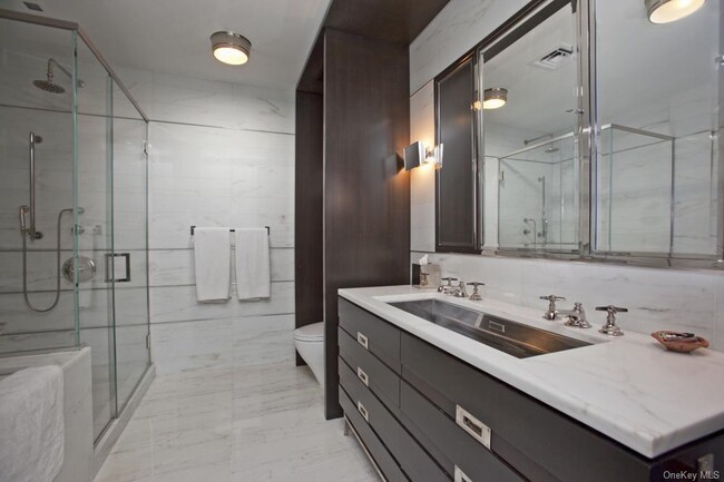 Foto del edificio - 151 E 85th St