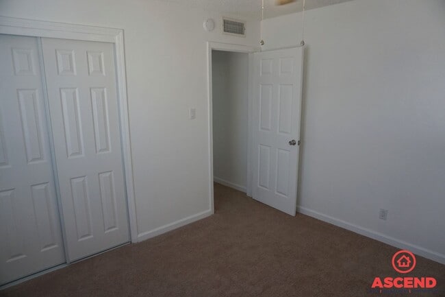 Building Photo - 648 Delfino Ln