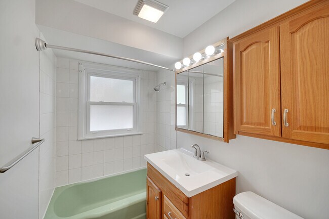 Foto del edificio - 9600 Kilpatrick Ave