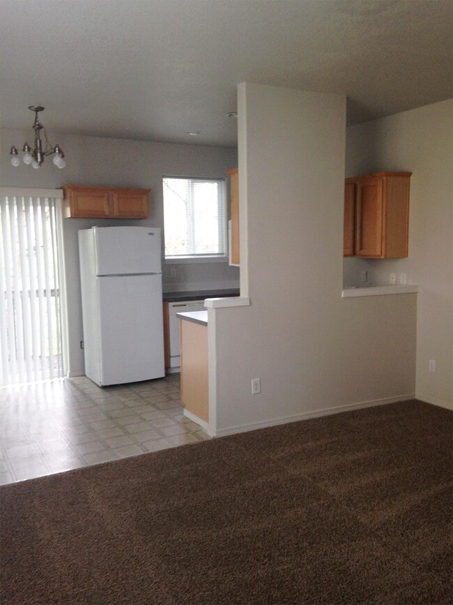 Building Photo - 35083 Roberts Ln
