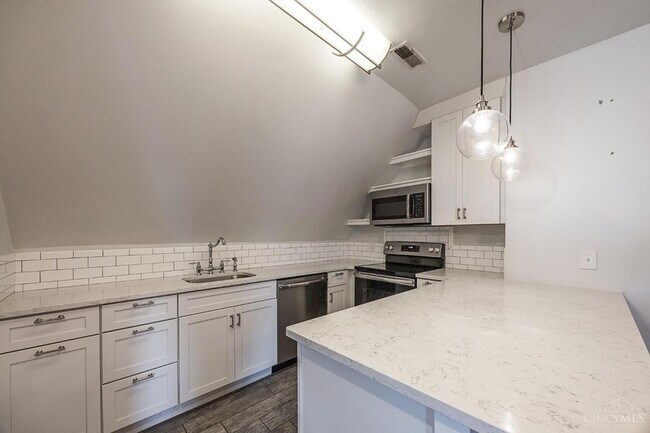 Foto del edificio - 2412 Fairview Ave