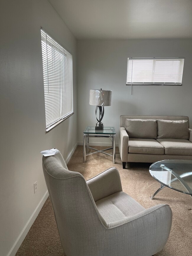 Building Photo - 476 E Columbus St