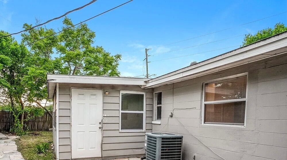 1060210117 117 Dr N, Largo, FL 33773 House for Rent in Largo, FL