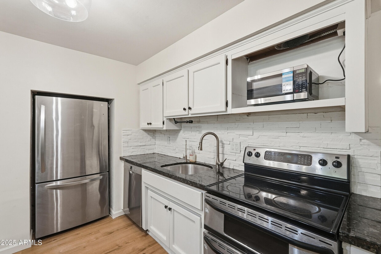 Primary Photo - 21047 S 156th St