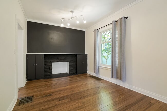 Building Photo - Live in Baker! Historic 2BD Home with Garage, Yard & Simplified Utilities