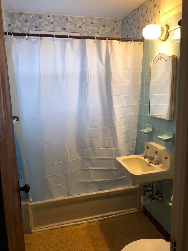 15 Corbin Ct, Wilmington, DE 19805 Townhome Rentals in Wilmington DE