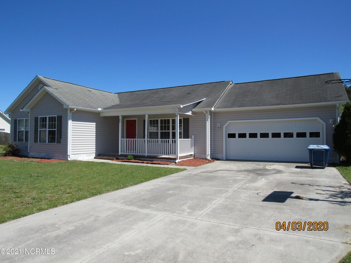109 Goldie Ln, Beulaville, NC 28518 House for Rent in Beulaville, NC