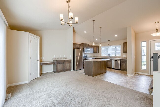 Foto del edificio - 3 Bedroom Just Minutes from Lake Cunningham!!