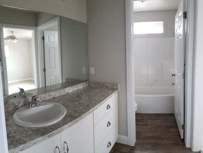 Building Photo - 3 bedroom 2.5 bath -Townhome in the heart ...