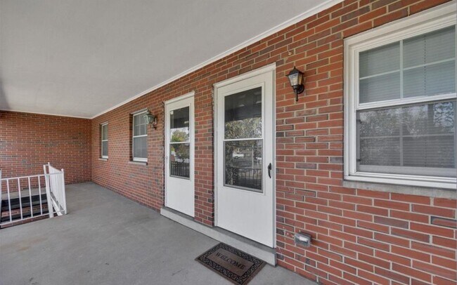 Building Photo - 1220 Iron St