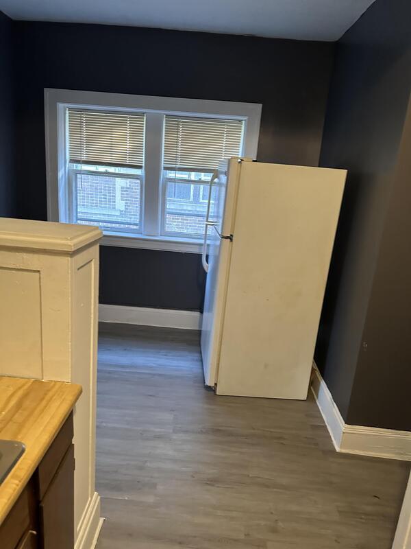 Foto del edificio - 1442 W 101st St
