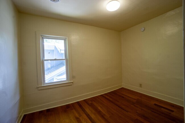 Building Photo - 556 Columbus Ave