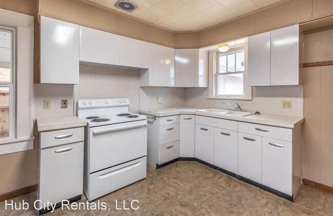 Building Photo - 3 br, 1 bath House - 1920 26th Street