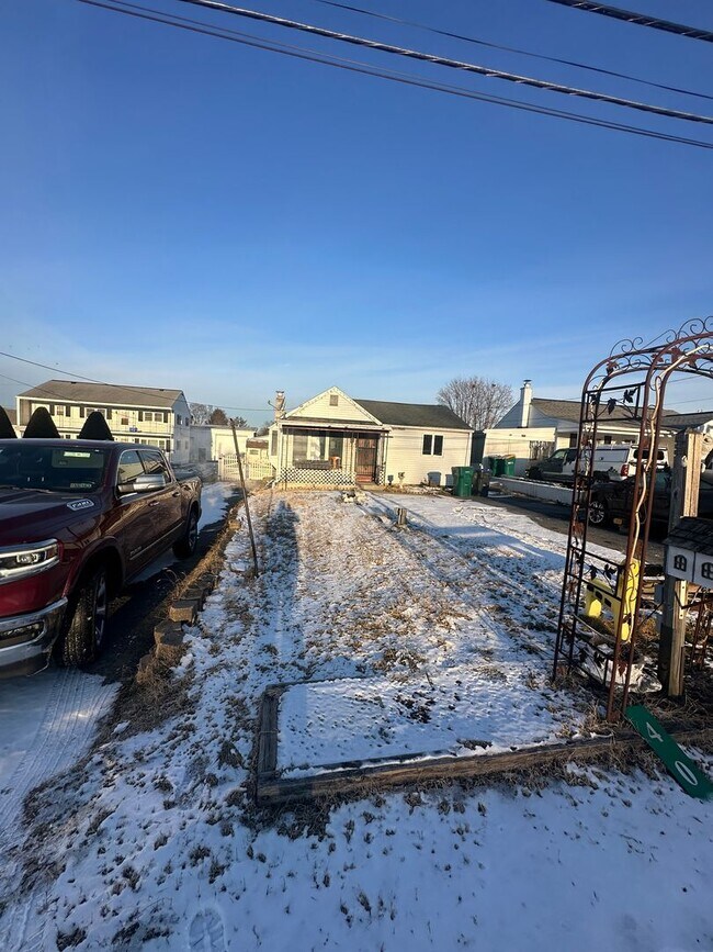 Foto del edificio - 2 bedroom 1 bathroom in Carlisle with In-ground Pool!