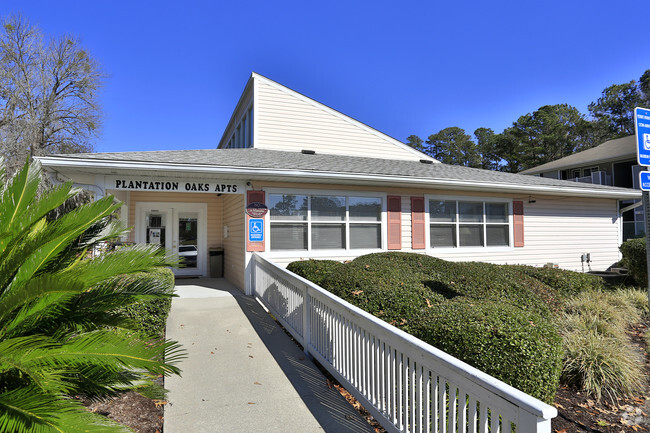 Building Photo - Plantation Oaks